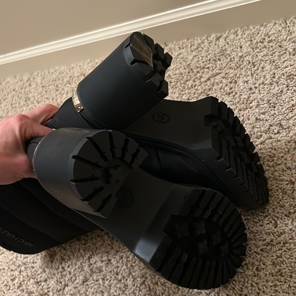 NWOT 🎉Michael Kors Women's Holt Quilted High Heel Boots - Picture 5 of 6